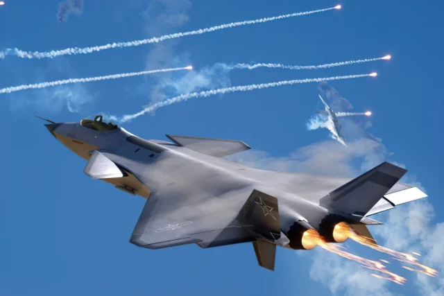 Mientras el F-35 y el F-22 operan: el J-20 vuela en exhibiciones