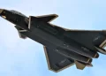 J-20S biplaza de China inicia servicio operativo en 2025