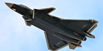 J-20S biplaza de China inicia servicio operativo en 2025