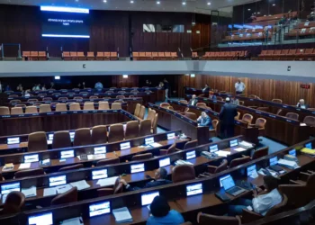 Los partidos haredíes boicotean las votaciones y la coalición retira toda la legislación