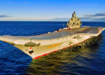 Fracaso naval ruso: el portaaviones Kuznetsov queda inservible