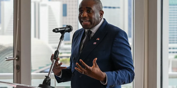 Lammy del Reino Unido: El sistema de ayuda israelí en Gaza es un “espectáculo grotesco”