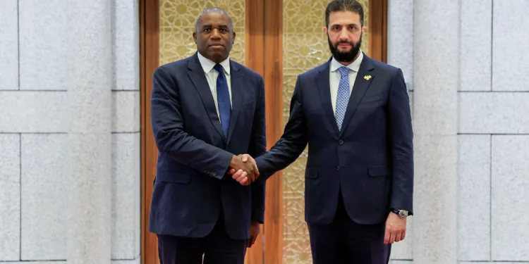 David Lammy se reúne con Ahmad al-Sharaa en Damasco