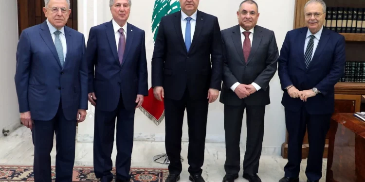 El presidente libanés afirma que Beirut busca actualmente la paz, no la normalización, con Israel