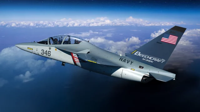 Textron propone el M-346N como solución para el entrenamiento de caza naval