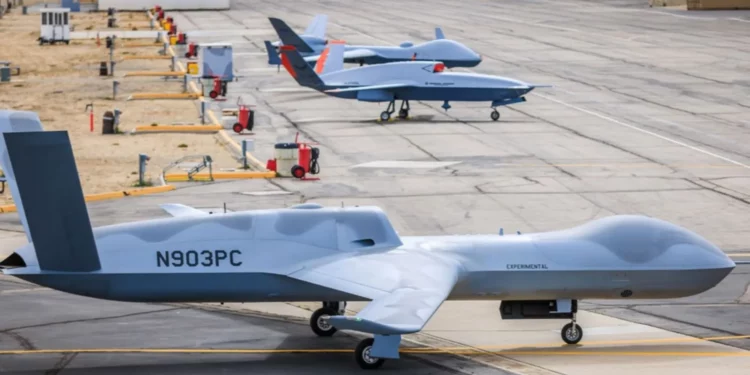 El MQ-20 Avenger simula un enfrentamiento más allá de la línea de visión