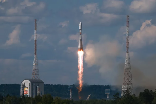 Rusia pone en órbita un satélite de comunicaciones iraní