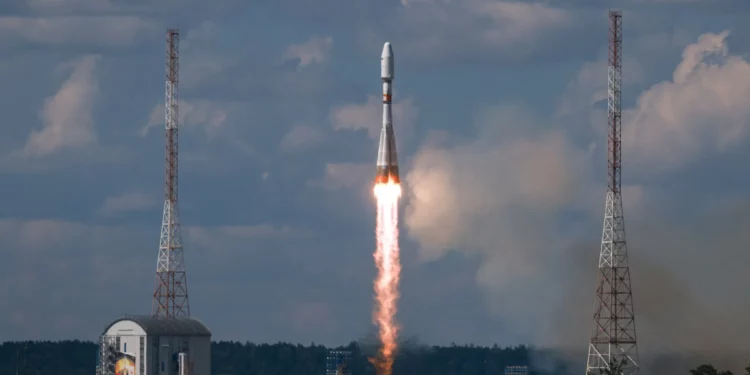 Rusia pone en órbita un satélite de comunicaciones iraní
