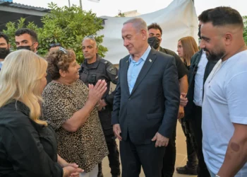 Netanyahu visita Ofakim y elogia la valentía local el 7 de octubre