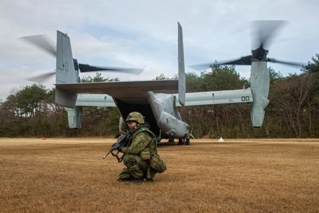 Japón despliega Osprey en Kyushu para reforzar defensa frente a China