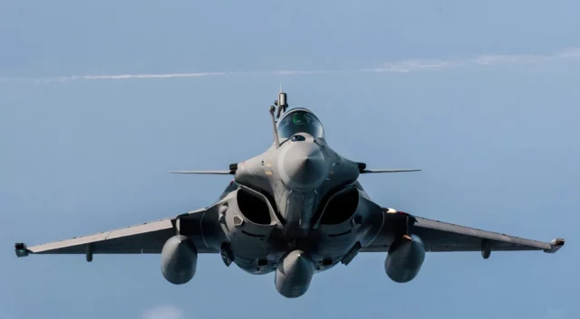Confirmado: No fue que el J-10C venció al Rafale