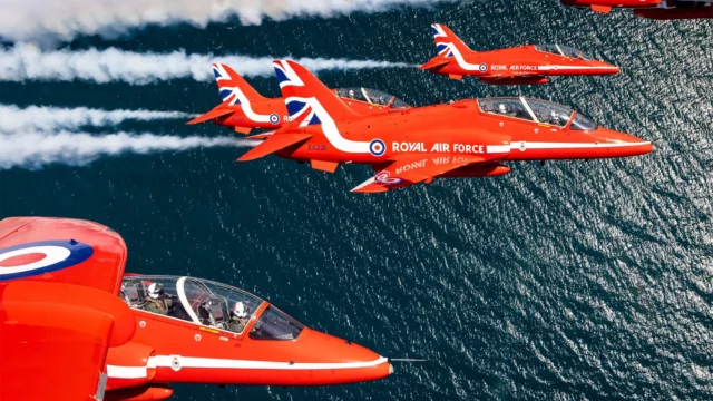 La exhibición de Red Arrows en RIAT 2025 utilizará combustible de aviación sostenible