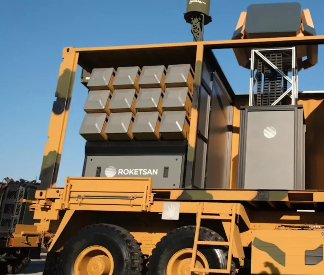 Roketsan presenta lanzador contenedor de EREN para ataques profundos
