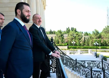 Se prevé que funcionarios sirios e israelíes se reúnan en Azerbaiyán durante la visita de Sharaa