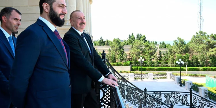 Se prevé que funcionarios sirios e israelíes se reúnan en Azerbaiyán durante la visita de Sharaa