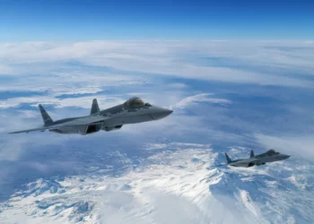 El Ártico se militariza: vuelos del Su-57 ruso inquietan al NORAD