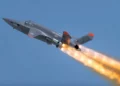 F-15 y F-16 controlan drones XQ-58A en prueba histórica