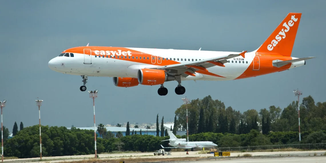 Un vuelo de EasyJet despega del Aeropuerto Ben Gurión, el 11 de abril de 2018. (Moshe Shai/FLASH90)