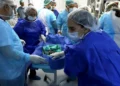 Trillizos nacidos en el Centro Médico Ziv de Safed el 15 de julio de 2025. (Golan Productions/Centro Médico Ziv)