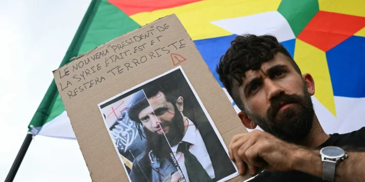 Sirios en el extranjero protestan en Londres y París contra la matanza de drusos en Sweida