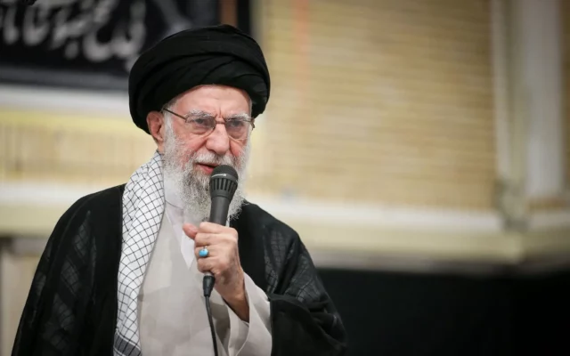 Líder iraní Alí Jamenei llama a frente unido para enfrentar a EE. UU.