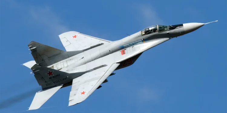 Un MiG-29 ruso se enfrenta a un dron ucraniano sobre Moscú