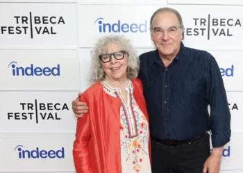 Mandy Patinkin criticado por decir que Israel está haciendo con Gaza lo que antes se hizo con los judíos
