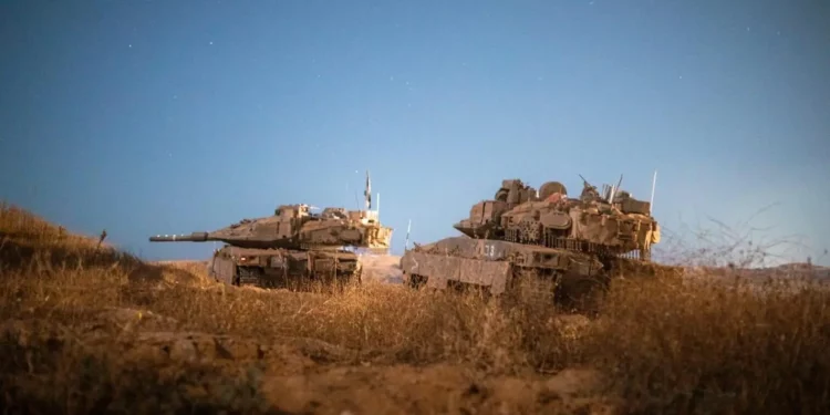 Tropas de las FDI operando en la Franja de Gaza, en imágenes publicadas el 26 de julio de 2025. (Fuerzas de Defensa de Israel)