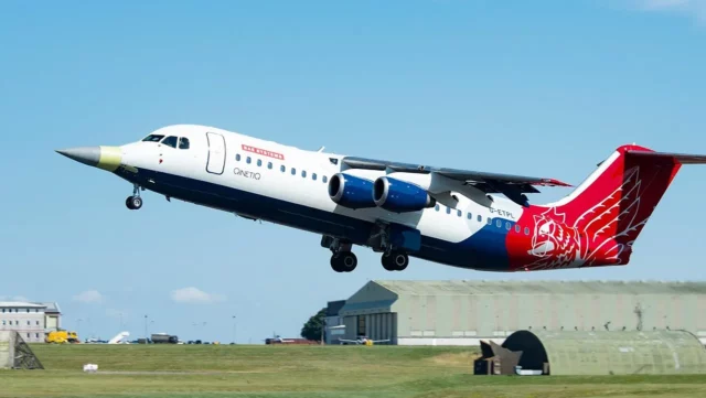 Un Avro RJ100 civil se convierte en un demostrador de tecnología militar secreta