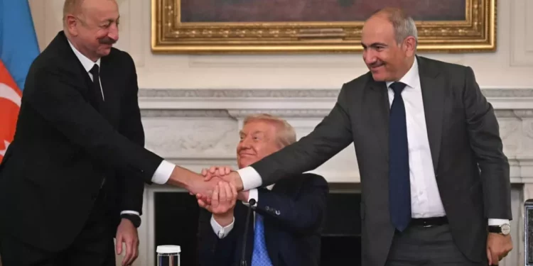 Azerbaiyán y Armenia firman acuerdo de paz en la Casa Blanca