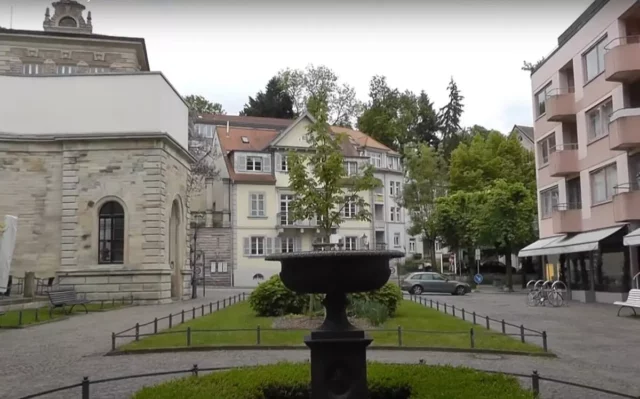 Derriban monumento del Holocausto en Baden-Baden