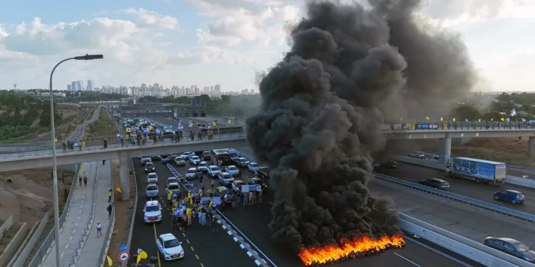 Ben Gvir solicita aprobar prohibición de protestas que bloqueen carreteras y sinagogas
