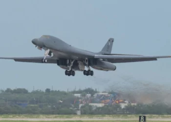 Bombarderos B-1B coordinan ataques simulados desde dos bases