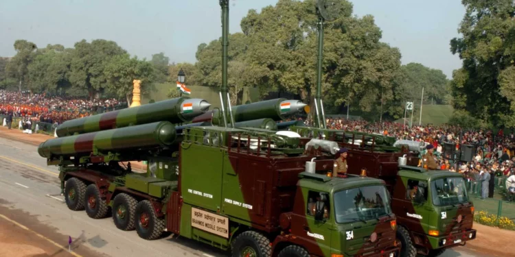 Filipinas avanza en la ampliación de misiles BrahMos para fortalecer defensa marítima