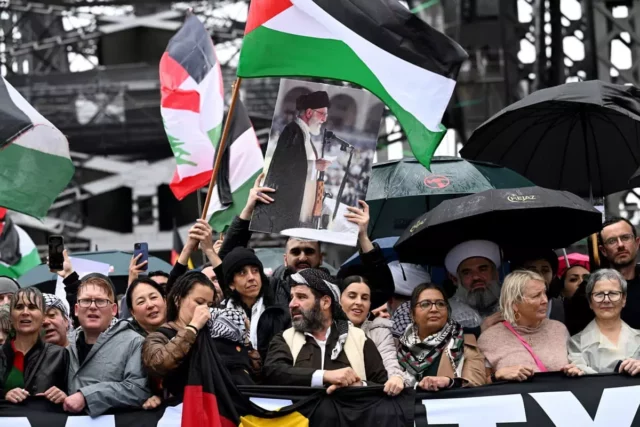 Israel condena cartel del “líder más peligroso del Islam” en manifestación de Sidney
