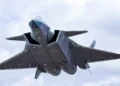 El nuevo J-20S biplaza permite controlar drones y operar guerra electrónica