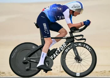 Ciclista de Israel-Premier Tech sufre accidente durante entrenamiento