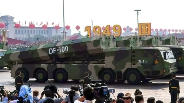 China revela el misil DF-100 que puede atacar Guam y EE. UU. a Mach 4