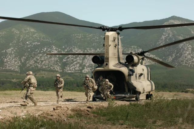 Grecia busca expansión militar de EE. UU. en nuevas bases