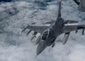 El caza F-16 ahora puede simular batallas en pleno vuelo