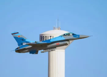 Caza israelí F-16 adopta patrón visual de Su-57 para combate