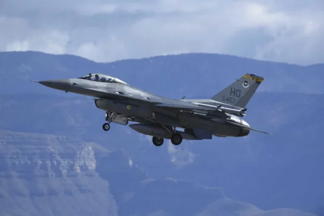 El plan de Polonia para sus F-16: $3.800 millones en modernización