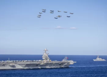 Aviones F-35 y F/A-18F Super Hornet simulan ataques en Rumanía
