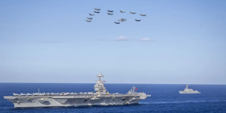 Aviones F-35 y F/A-18F Super Hornet simulan ataques en Rumanía
