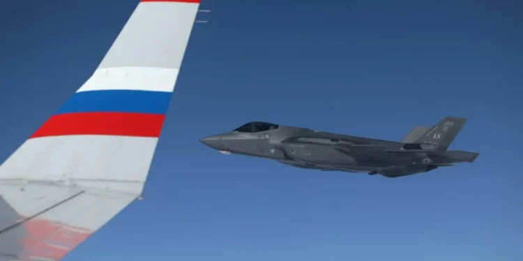F-35 escoltan el avión de Putin en vuelo de regreso a Rusia