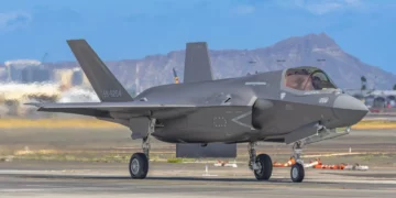 Avistados los primeros aviones furtivos F-35B de camino a Japón