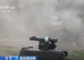 China despliega drones terrestres con lanzacohetes