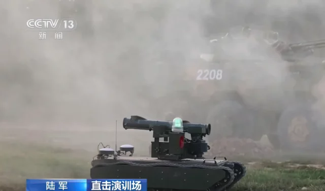 China despliega drones terrestres con lanzacohetes