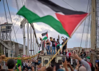 Una flotilla zarpa de Barcelona hacia Gaza en el mayor intento de romper el bloqueo israelí