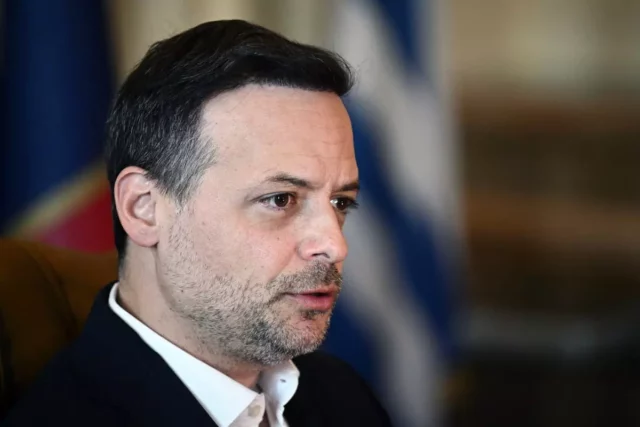 Alcalde de Atenas y embajador israelí intercambian críticas sobre grafitis antisemitas